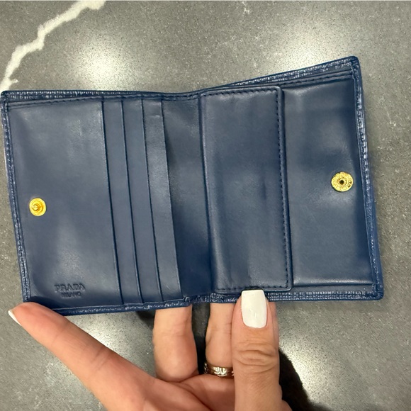 Prada Wallet - Picture 6 of 8